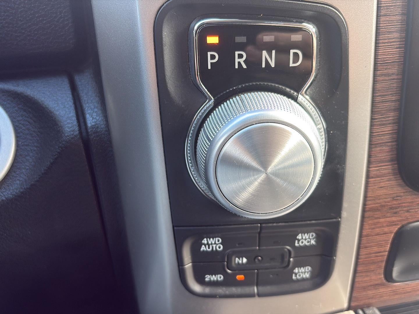 2018 RAM 1500 Laramie Crew Cab 4x4 5'7" Box