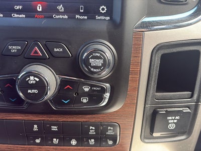 2018 RAM 1500 Laramie Crew Cab 4x4 5'7" Box