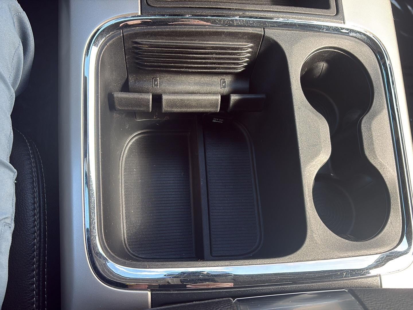 2018 RAM 1500 Laramie Crew Cab 4x4 5'7" Box