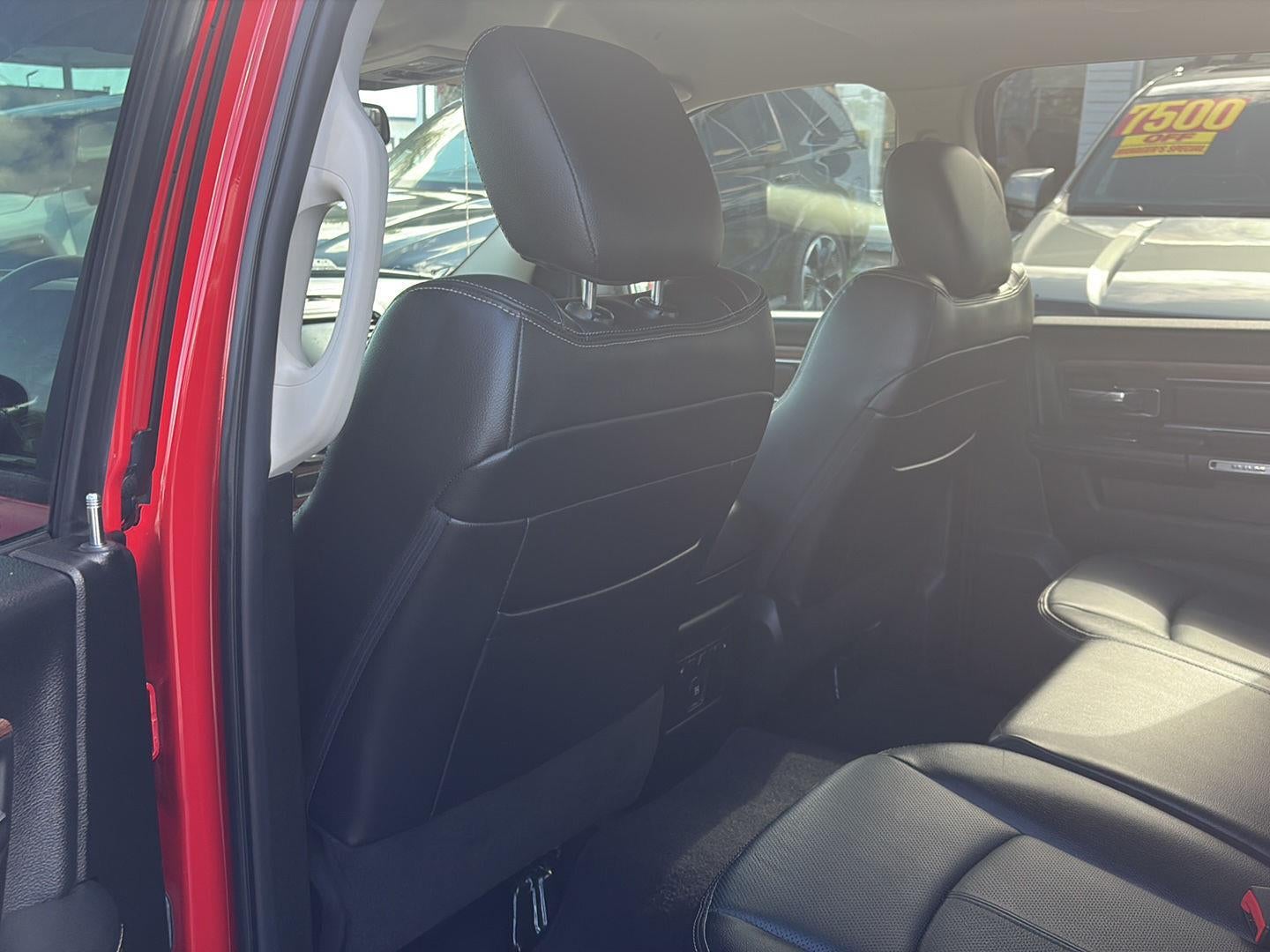 2018 RAM 1500 Laramie Crew Cab 4x4 5'7" Box