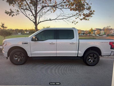 2025 Ford F-150 Lightning Flash