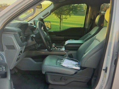 2025 Ford F-150 Lightning Flash
