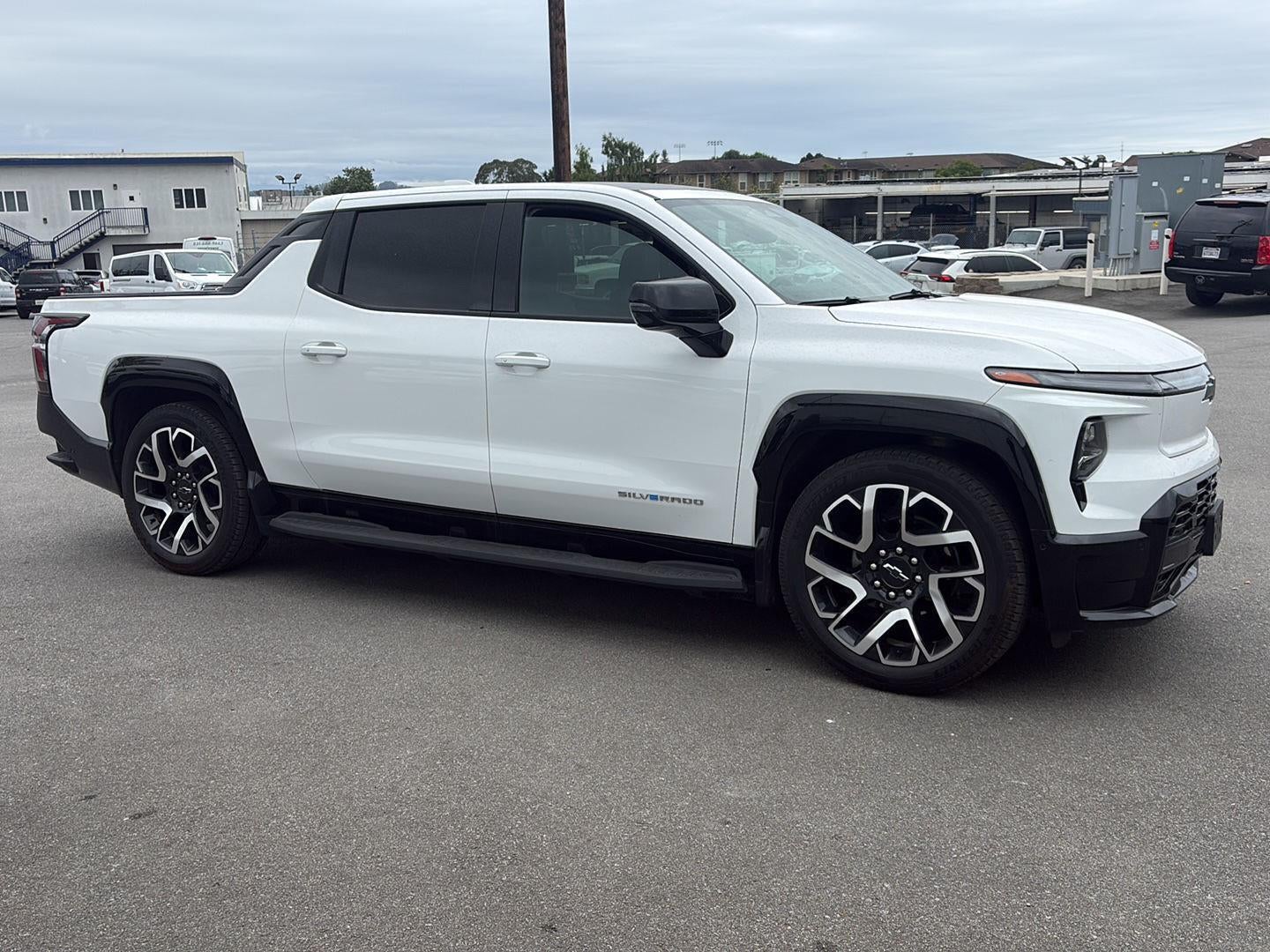 2025 Chevrolet Silverado EV RST - Max Range