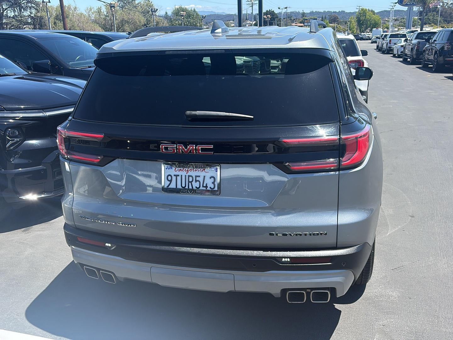2025 GMC Acadia Elevation
