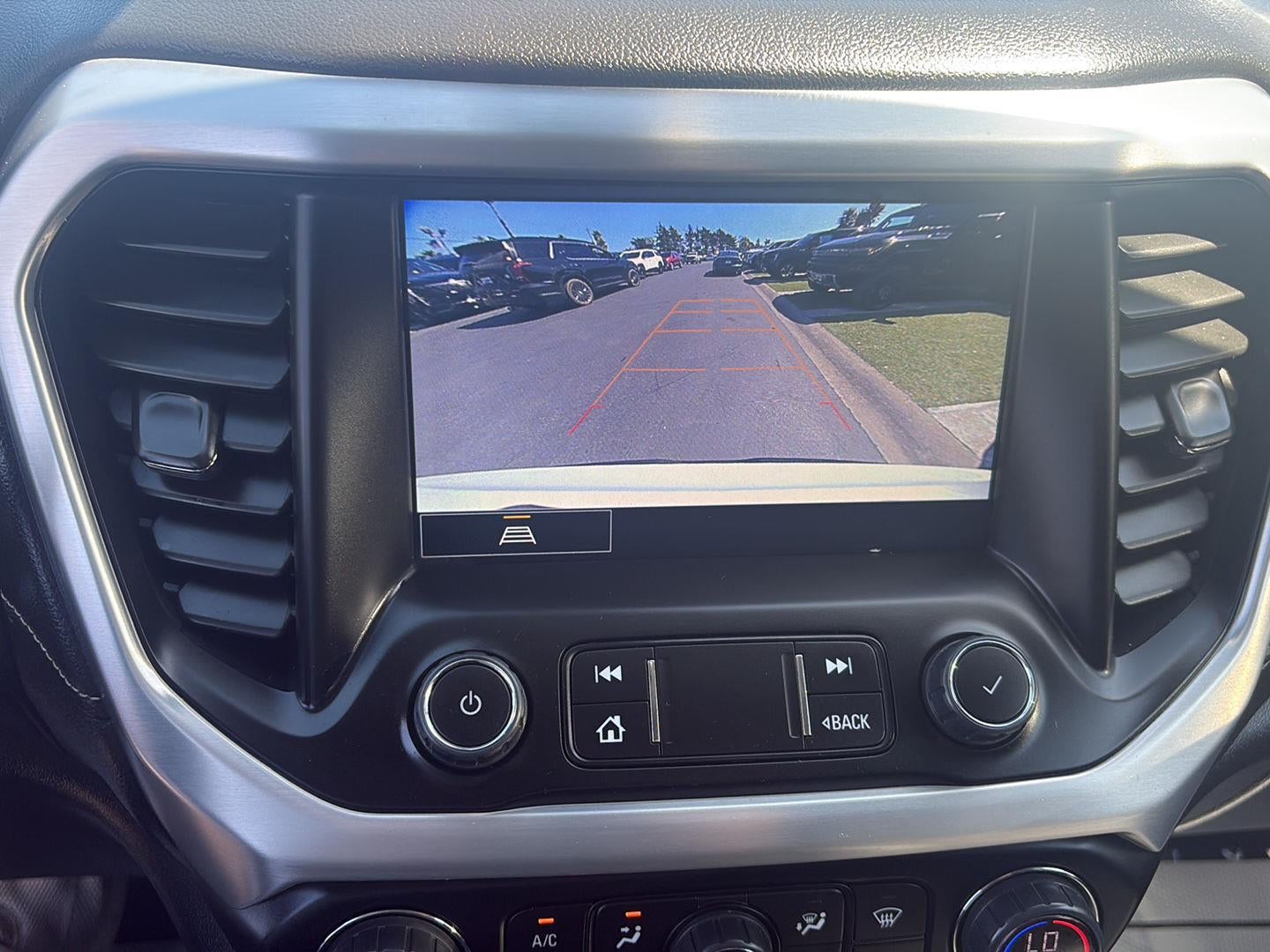 2023 GMC Acadia SLT