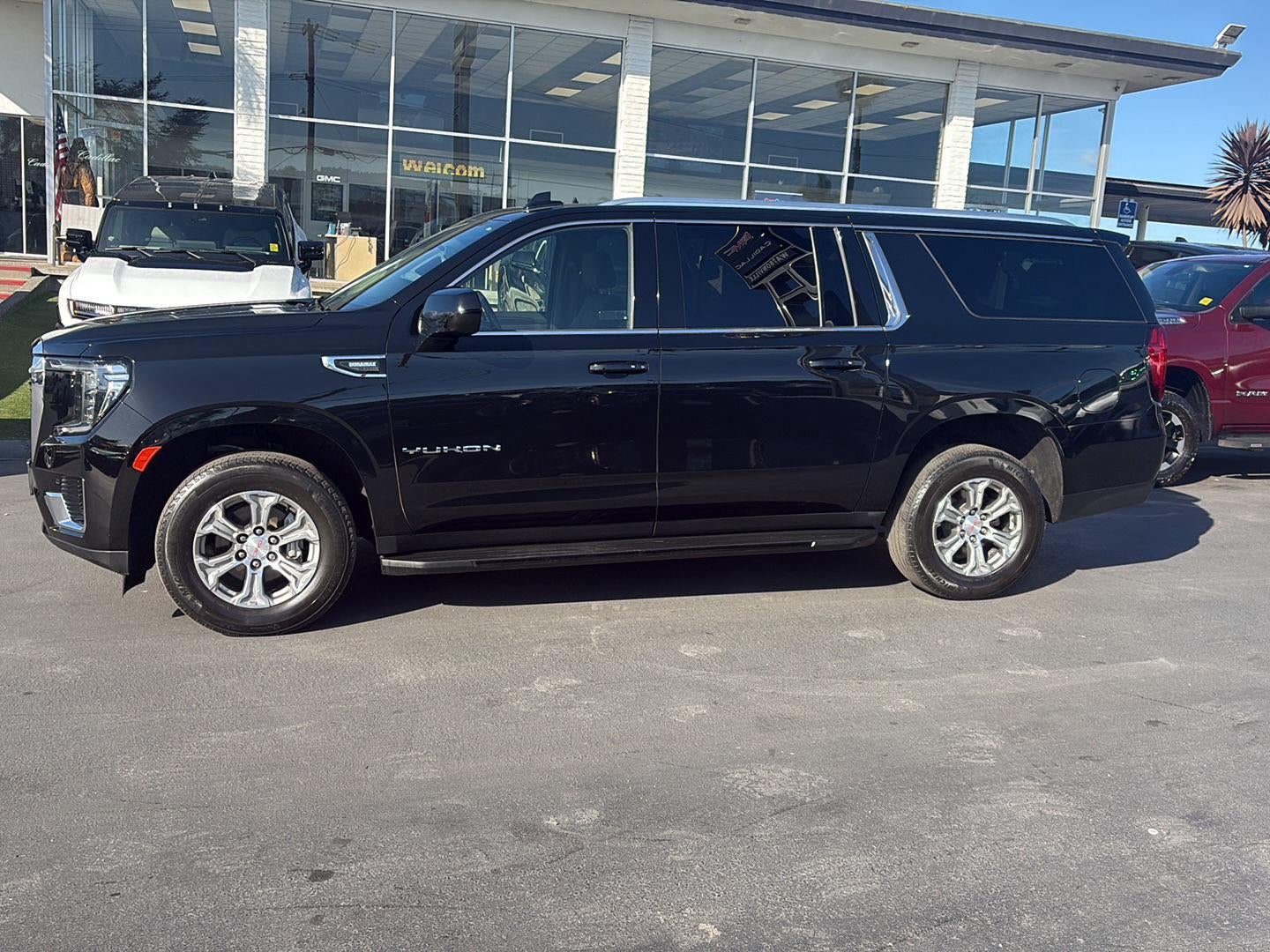 2023 GMC Yukon XL SLE