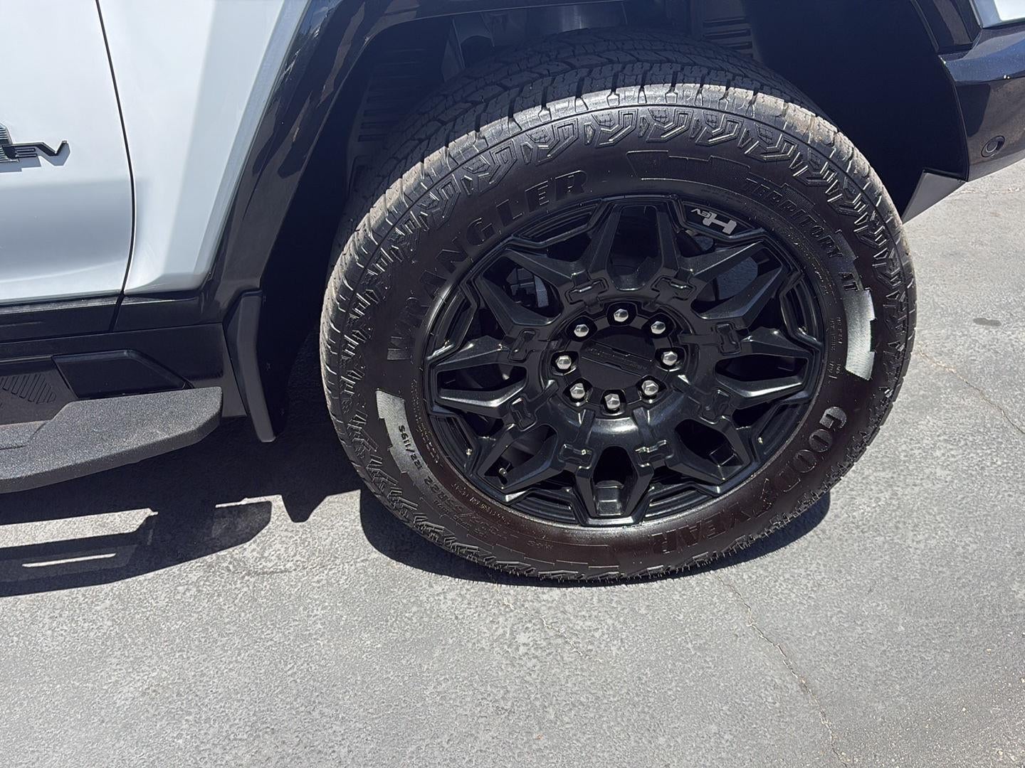 2025 GMC HUMMER EV SUV 2X
