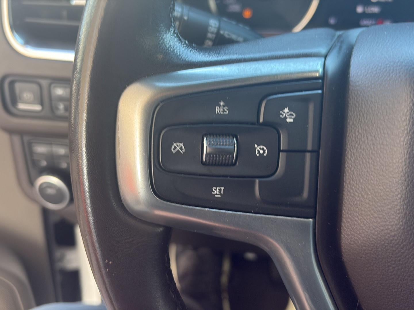 2022 Chevrolet Suburban LS