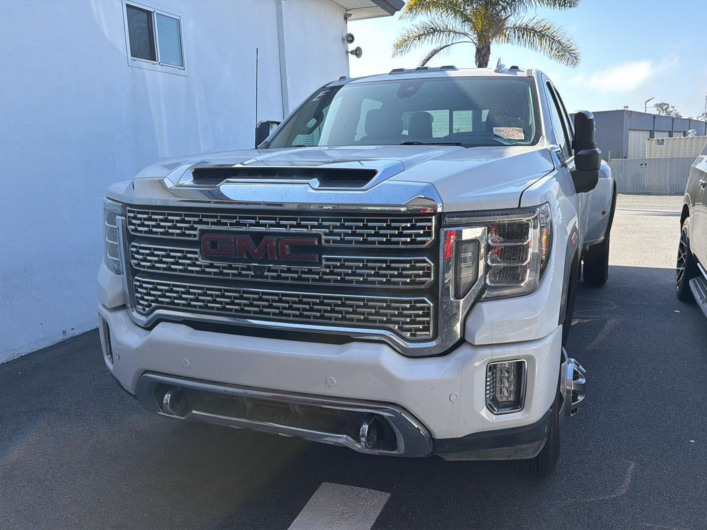 2022 GMC Sierra 4WD Crew Cab Long Box DRW Denali's photo