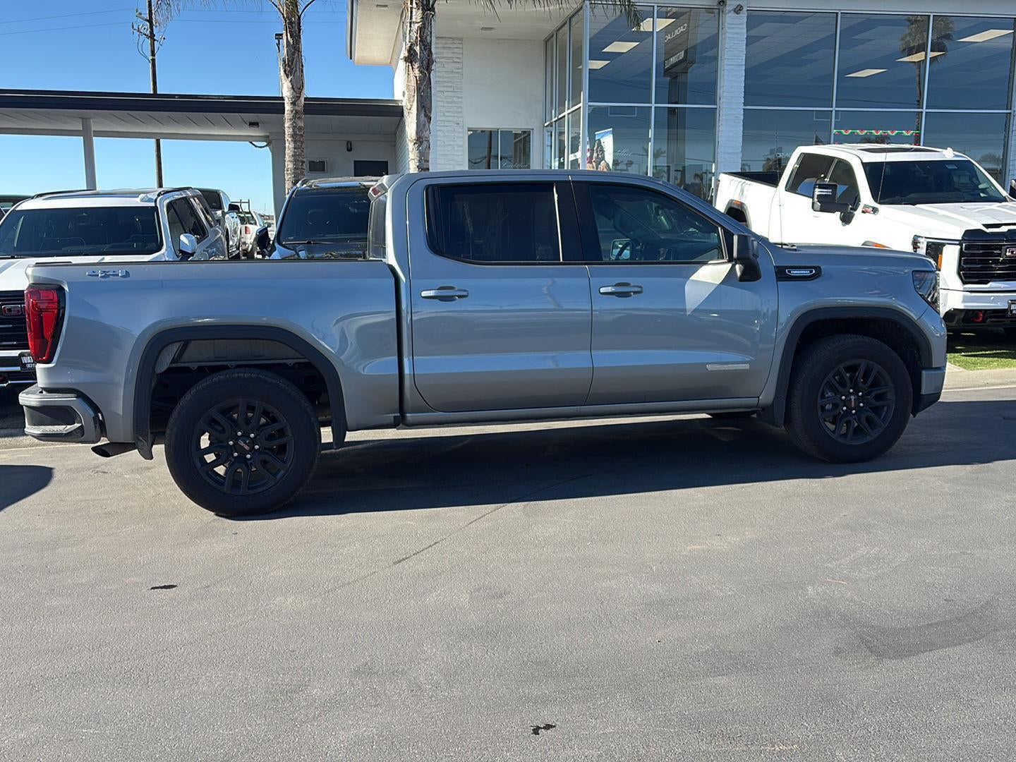 2025 GMC Sierra 1500 Elevation