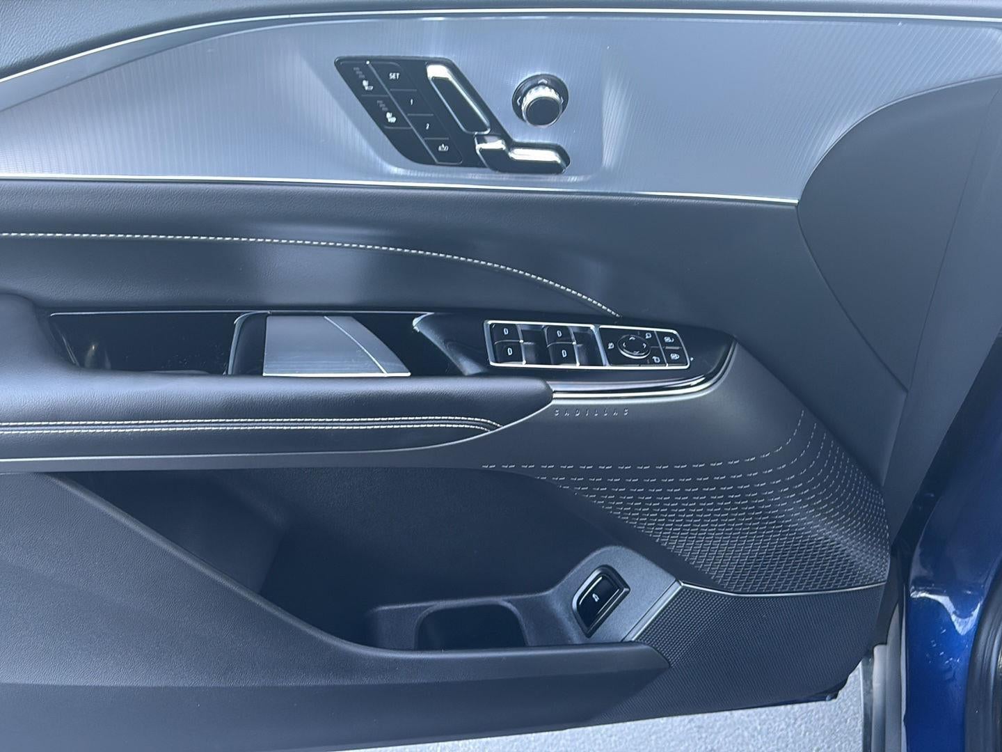 2024 Cadillac LYRIQ Tech