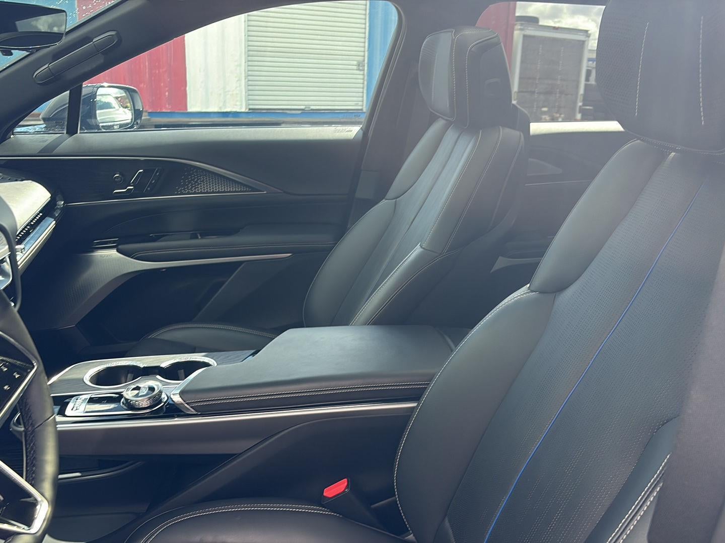 2023 Cadillac LYRIQ Luxury