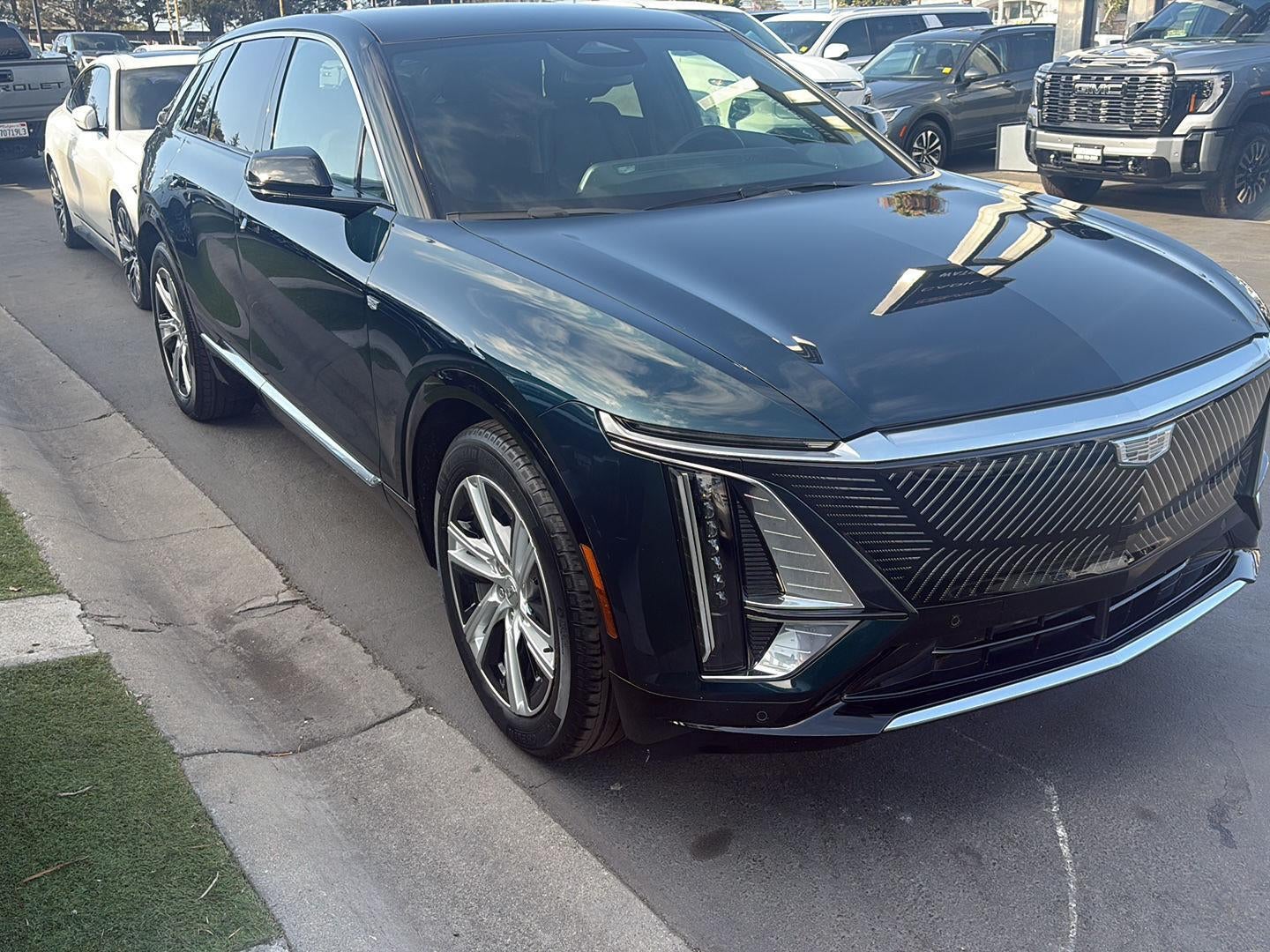 2024 Cadillac LYRIQ Tech