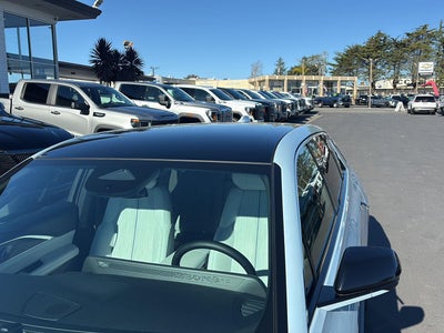 2024 Cadillac LYRIQ Luxury 1