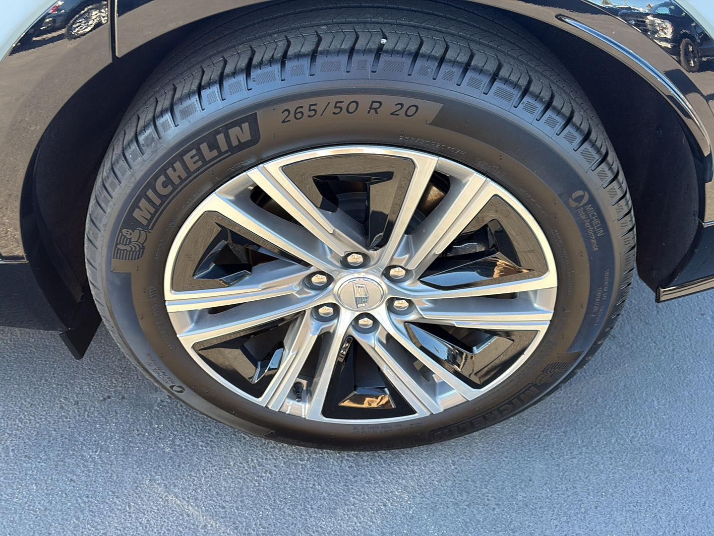 2024 Cadillac LYRIQ Luxury 1