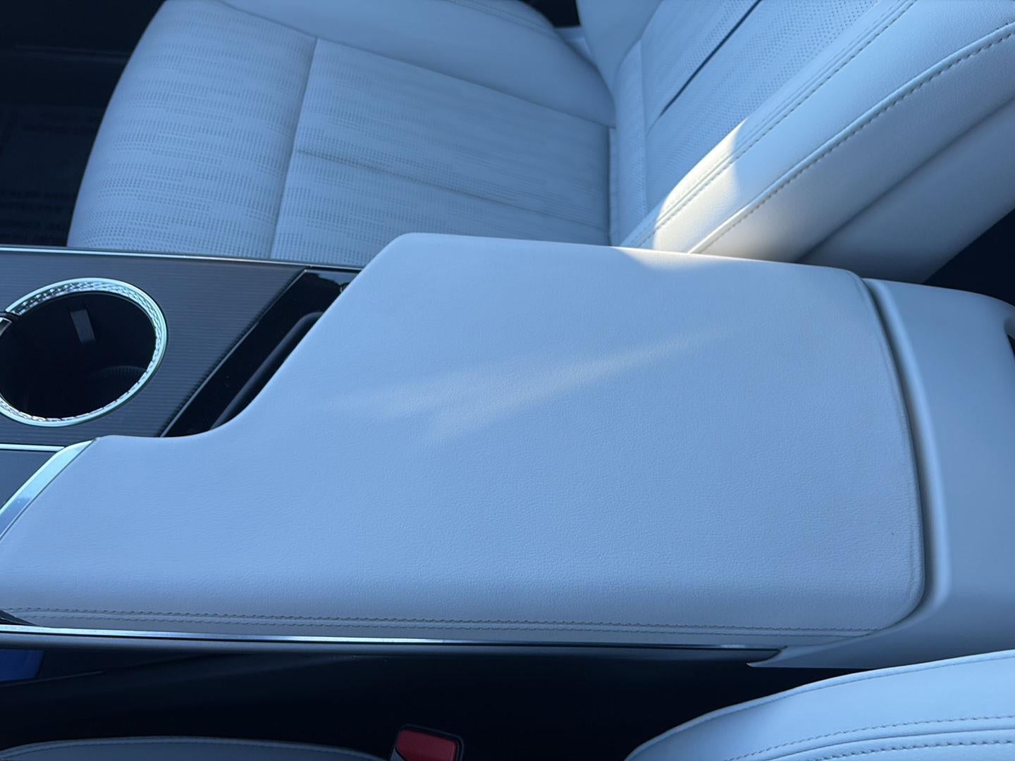 2024 Cadillac LYRIQ Luxury 1