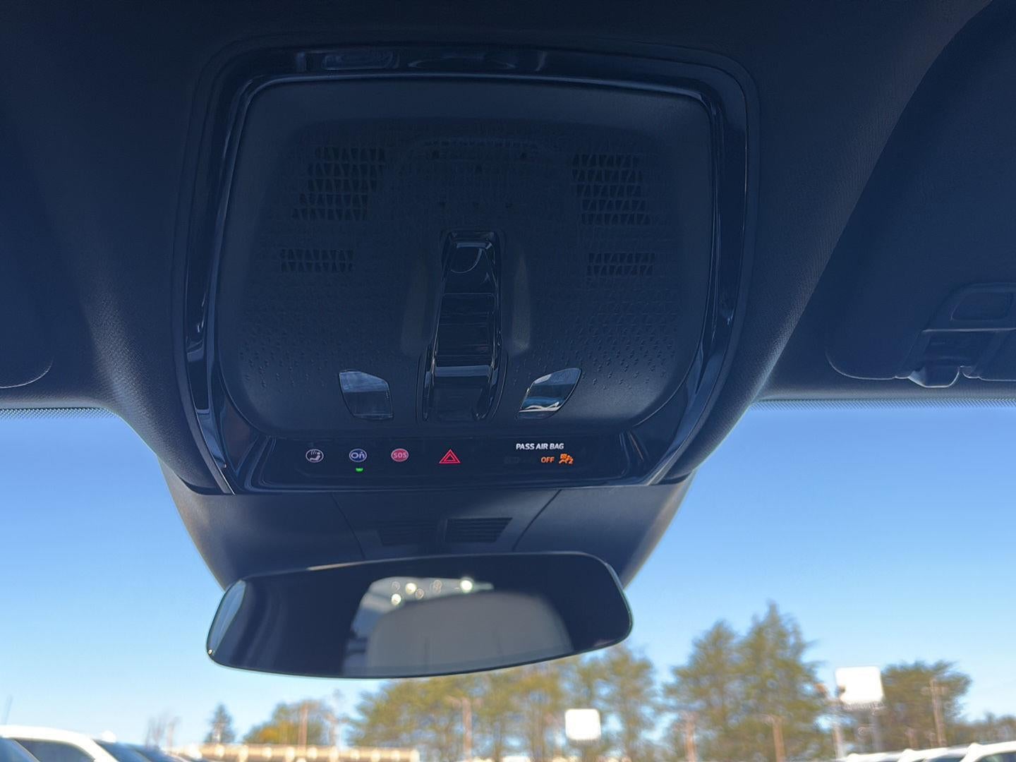 2024 Cadillac LYRIQ Luxury 1