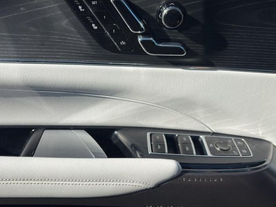 2024 Cadillac LYRIQ Luxury 1