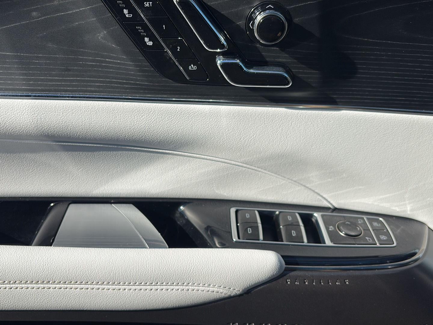 2024 Cadillac LYRIQ Luxury 1