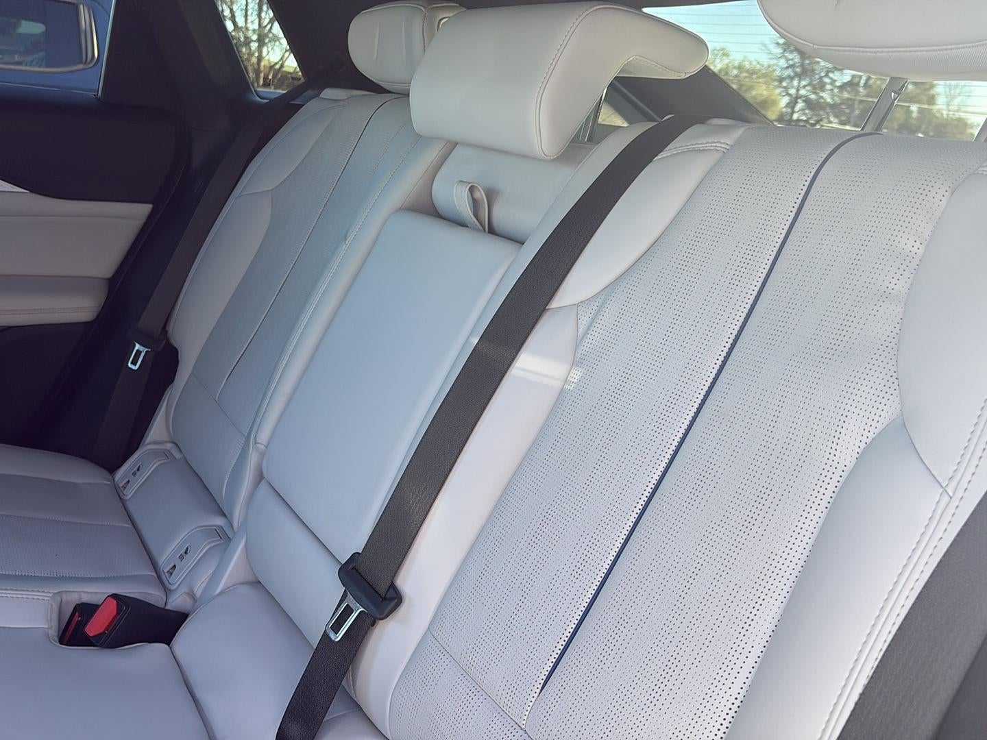 2024 Cadillac LYRIQ Luxury 1