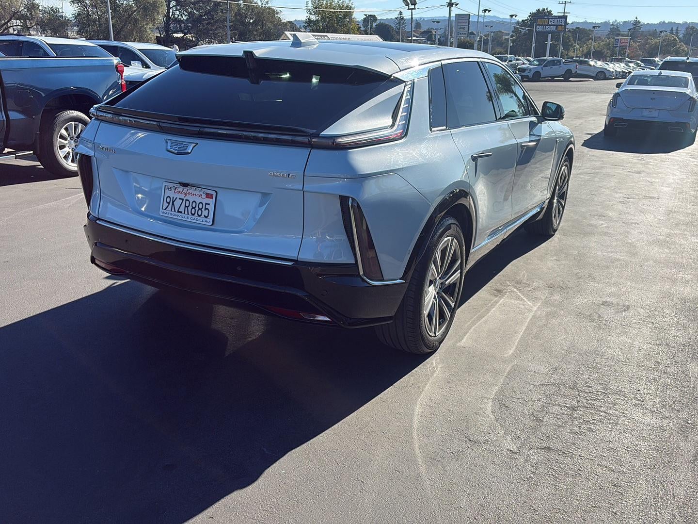 2024 Cadillac LYRIQ Luxury 1