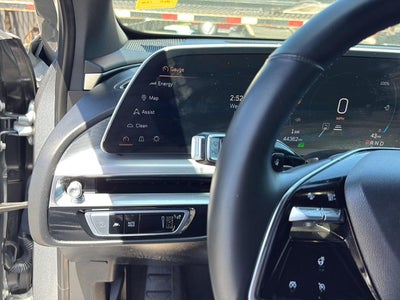 2024 Cadillac LYRIQ Luxury 1