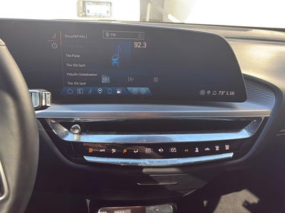 2024 Cadillac LYRIQ Luxury 2