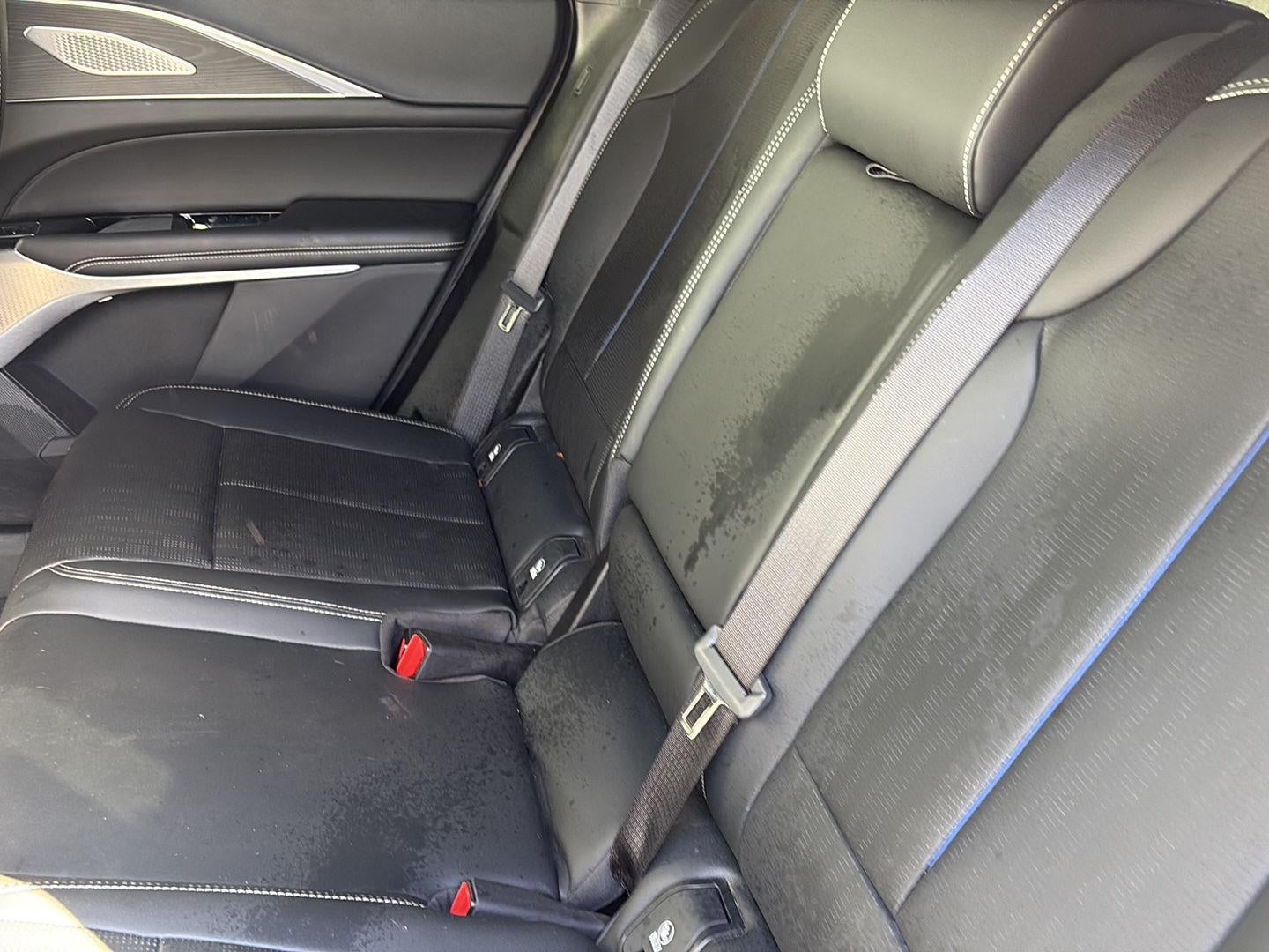 2024 Cadillac LYRIQ Luxury 2