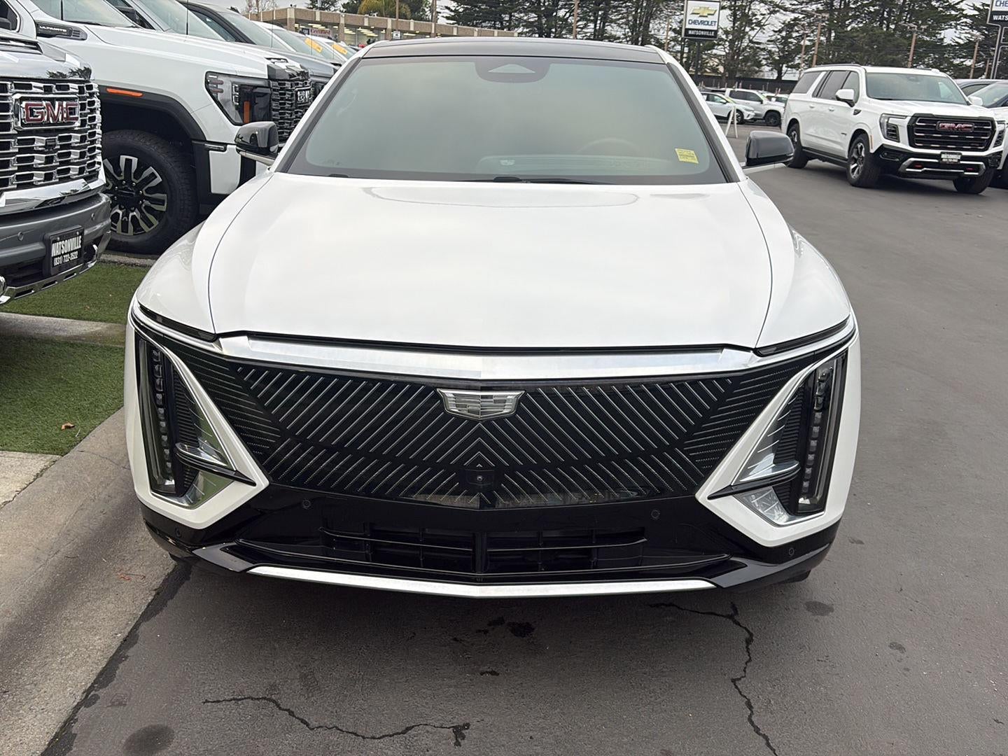 2024 Cadillac LYRIQ Luxury 2