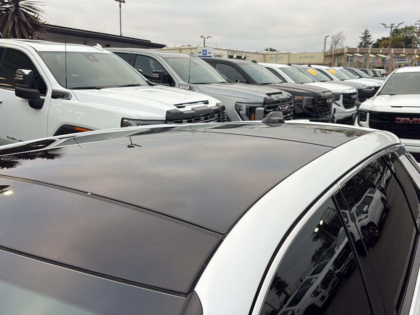 2024 Cadillac LYRIQ Luxury 2