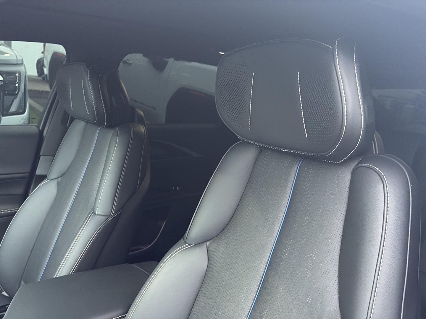 2024 Cadillac LYRIQ Luxury 2