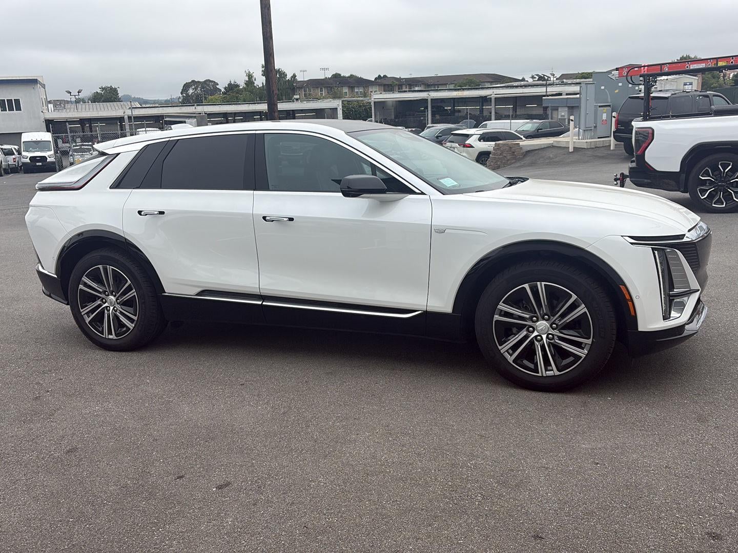 Used 2024 Cadillac LYRIQ Luxury 2 with VIN 1GYKPRRK5RZ117511 for sale in Watsonville, CA