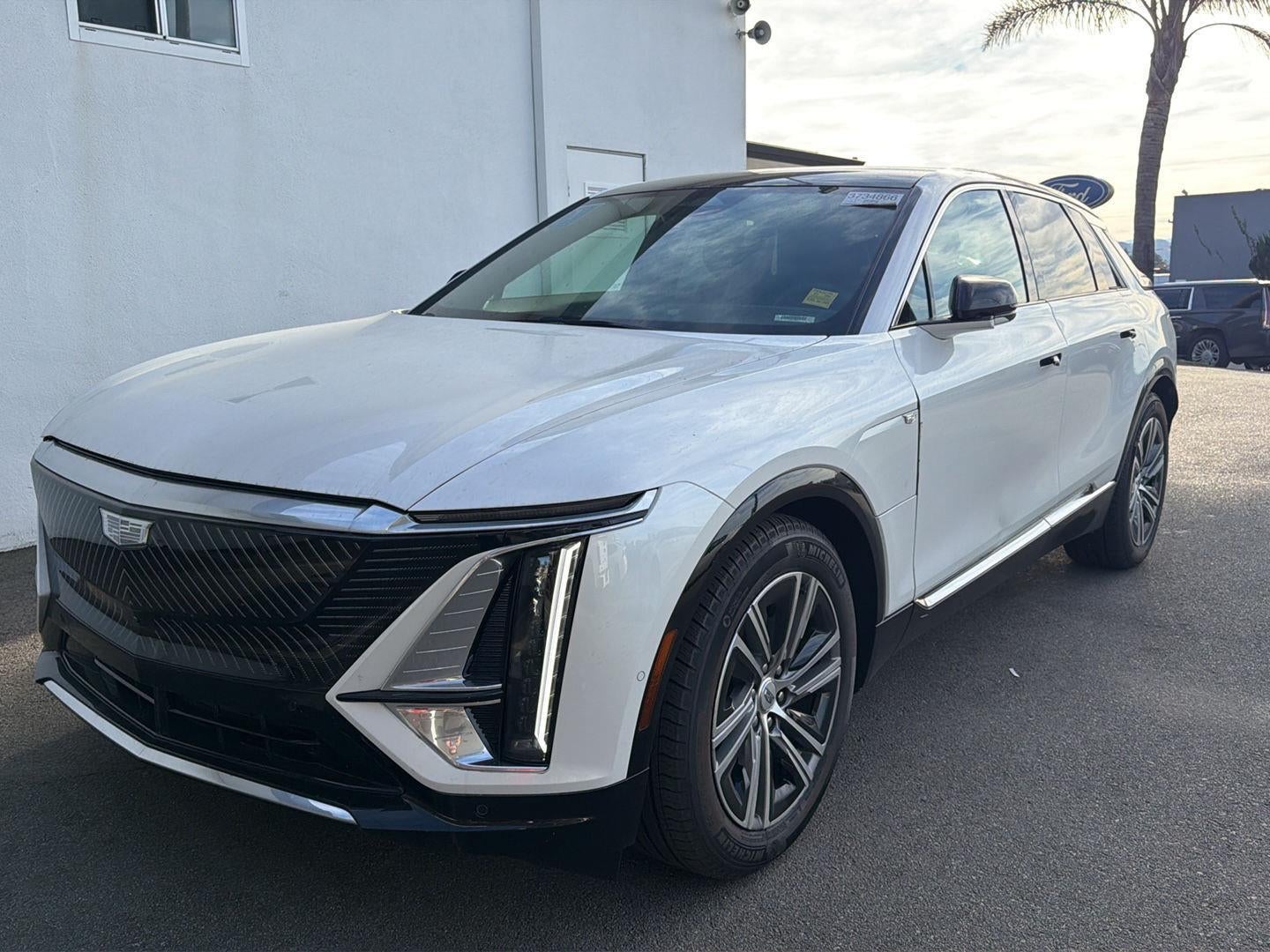 2024 Cadillac LYRIQ Luxury 2