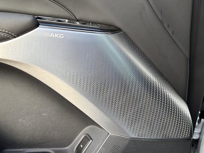 2024 Cadillac LYRIQ Luxury 2