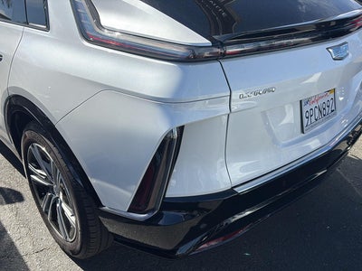 2024 Cadillac LYRIQ Luxury 2