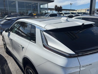 2024 Cadillac LYRIQ Luxury 2