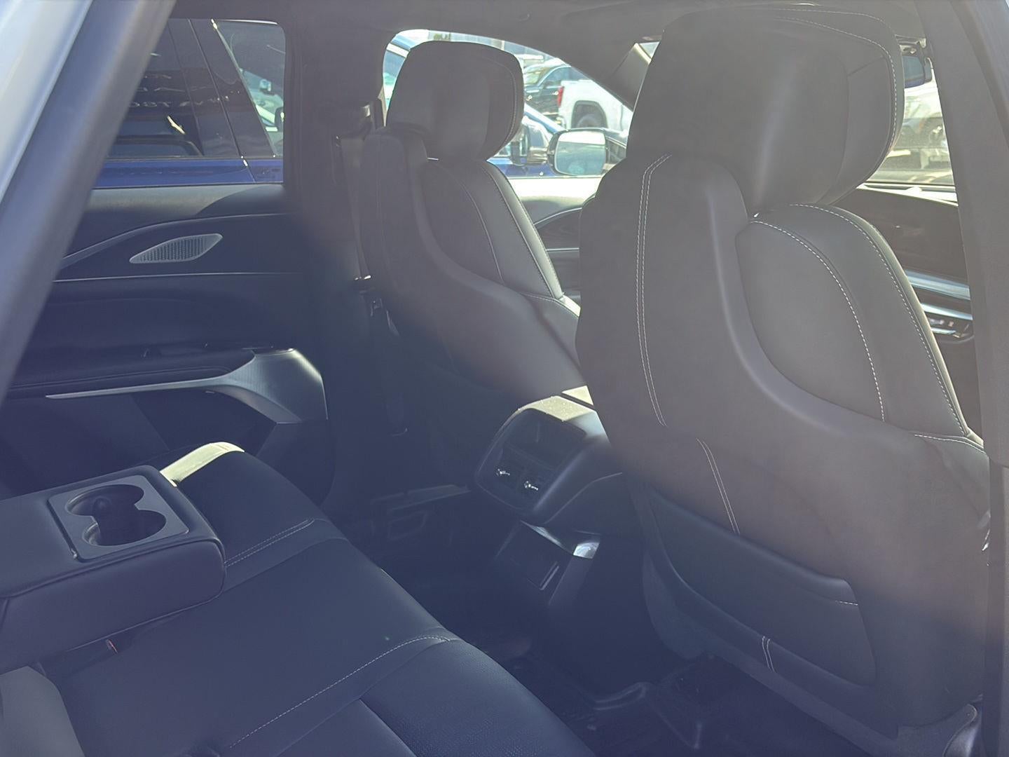 2024 Cadillac LYRIQ Luxury 2