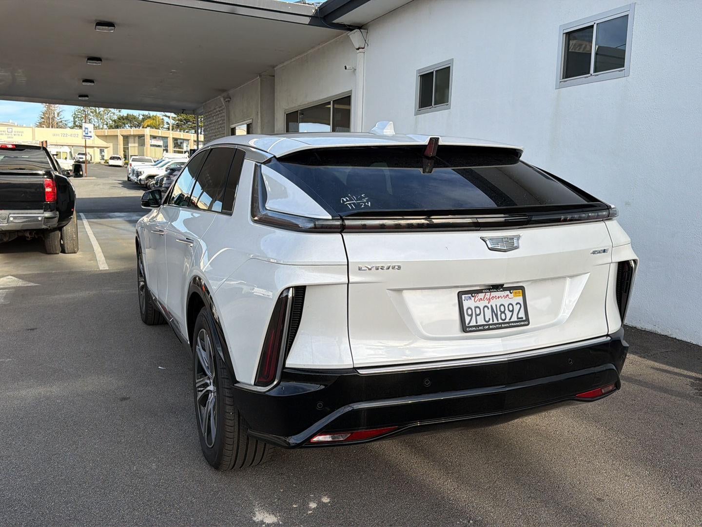 2024 Cadillac LYRIQ Luxury 2