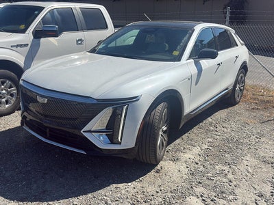 2024 Cadillac LYRIQ Luxury 2