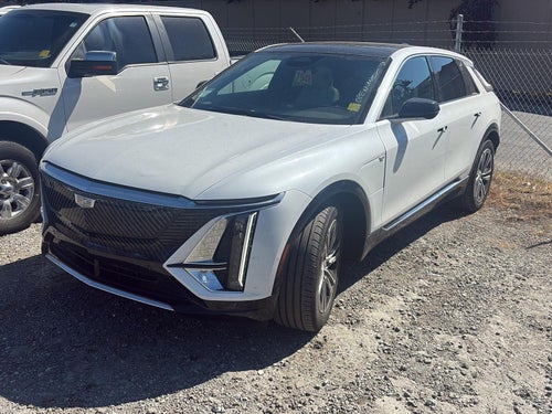 2024 Cadillac LYRIQ Luxury 2