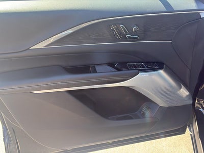 2024 Cadillac LYRIQ Luxury 3