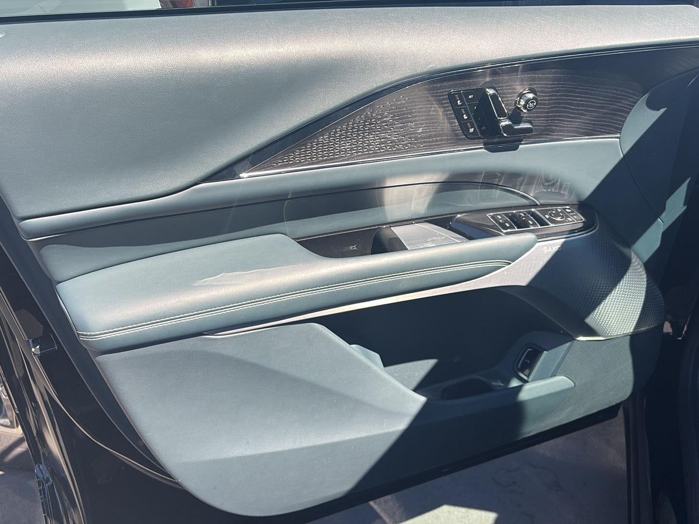 2024 Cadillac LYRIQ Luxury 3