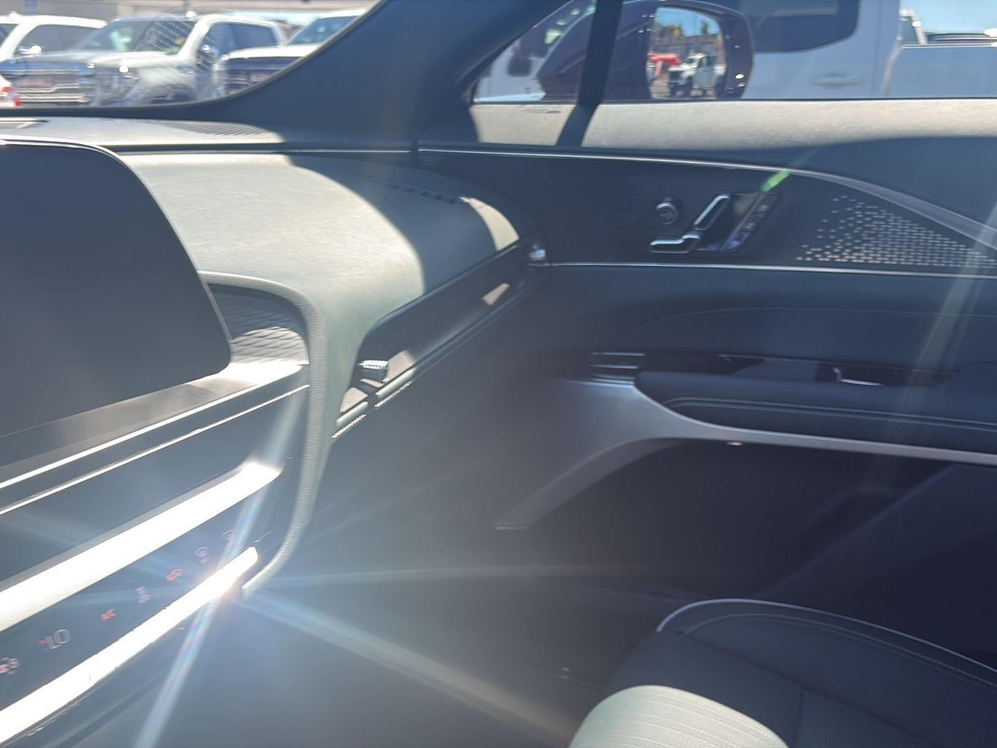 2024 Cadillac LYRIQ Luxury 3