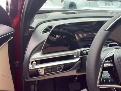 2024 Cadillac LYRIQ Luxury 3