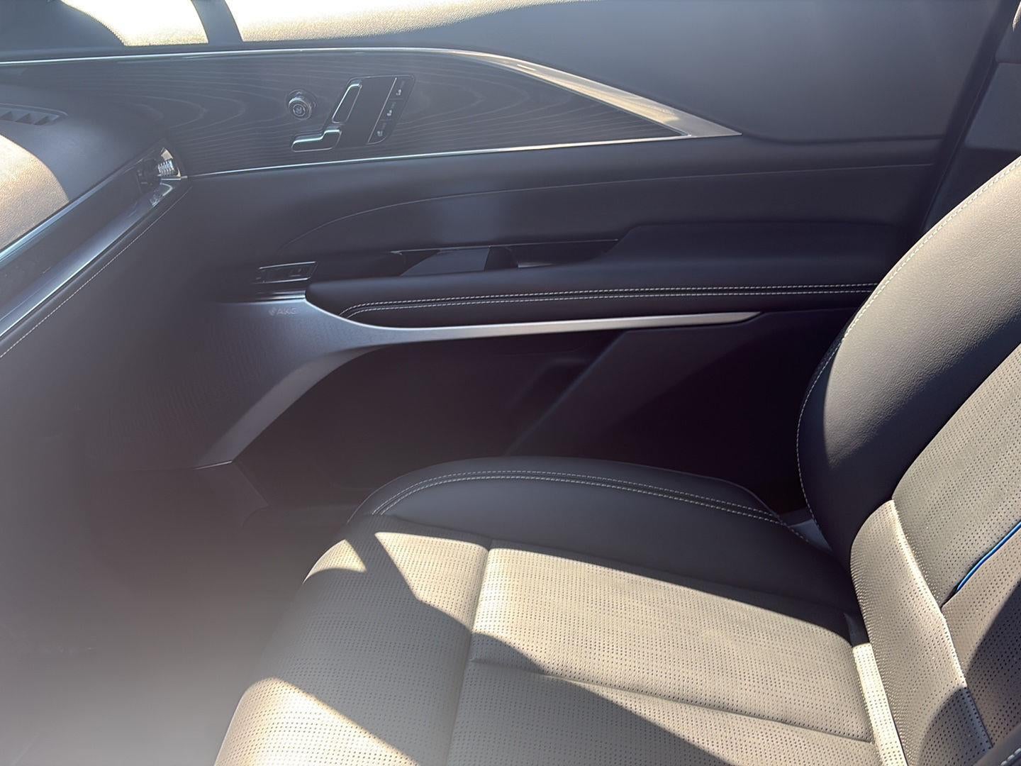 2024 Cadillac LYRIQ Sport 2