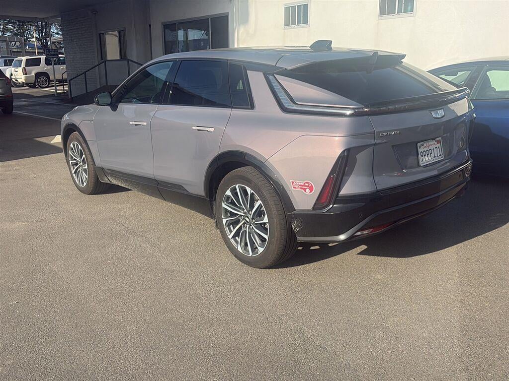 2024 Cadillac LYRIQ Sport 2