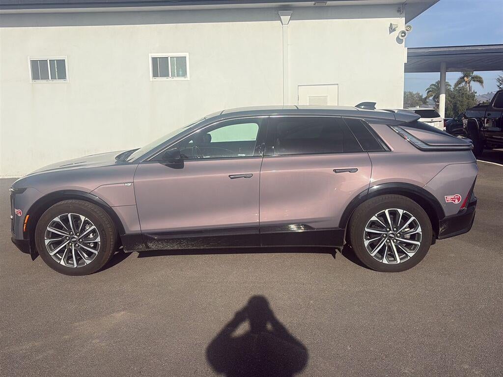 2024 Cadillac LYRIQ Sport 2