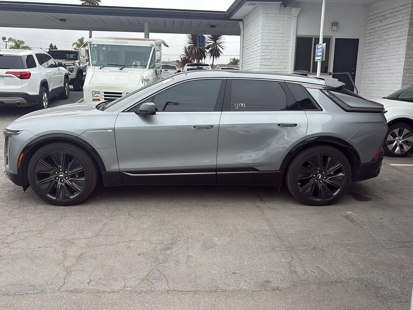 2024 Cadillac LYRIQ Sport 3