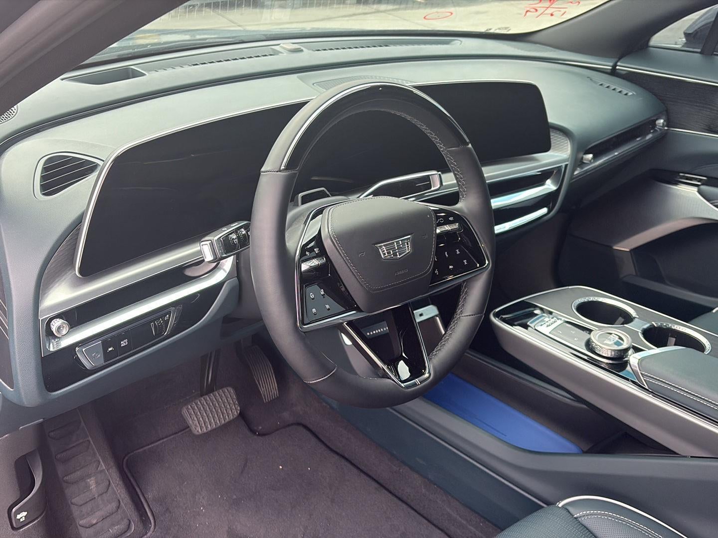 2024 Cadillac LYRIQ Sport 3