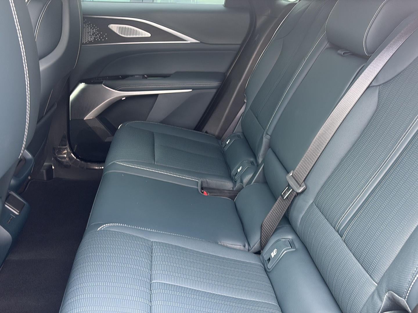 2024 Cadillac LYRIQ Sport 3